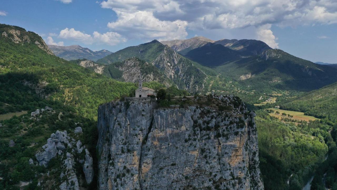 Residence De Plein Air Panoramique A La Porte Des Gorges Du Verdon Castellane Exterior photo