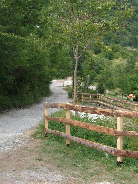 Residence De Plein Air Panoramique A La Porte Des Gorges Du Verdon Castellane Exterior photo