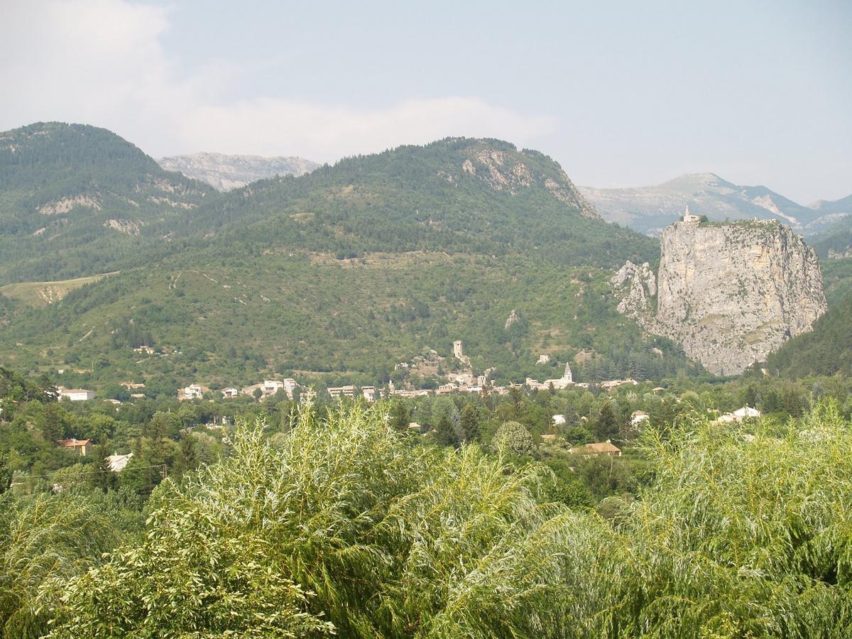 Residence De Plein Air Panoramique A La Porte Des Gorges Du Verdon Castellane Exterior photo