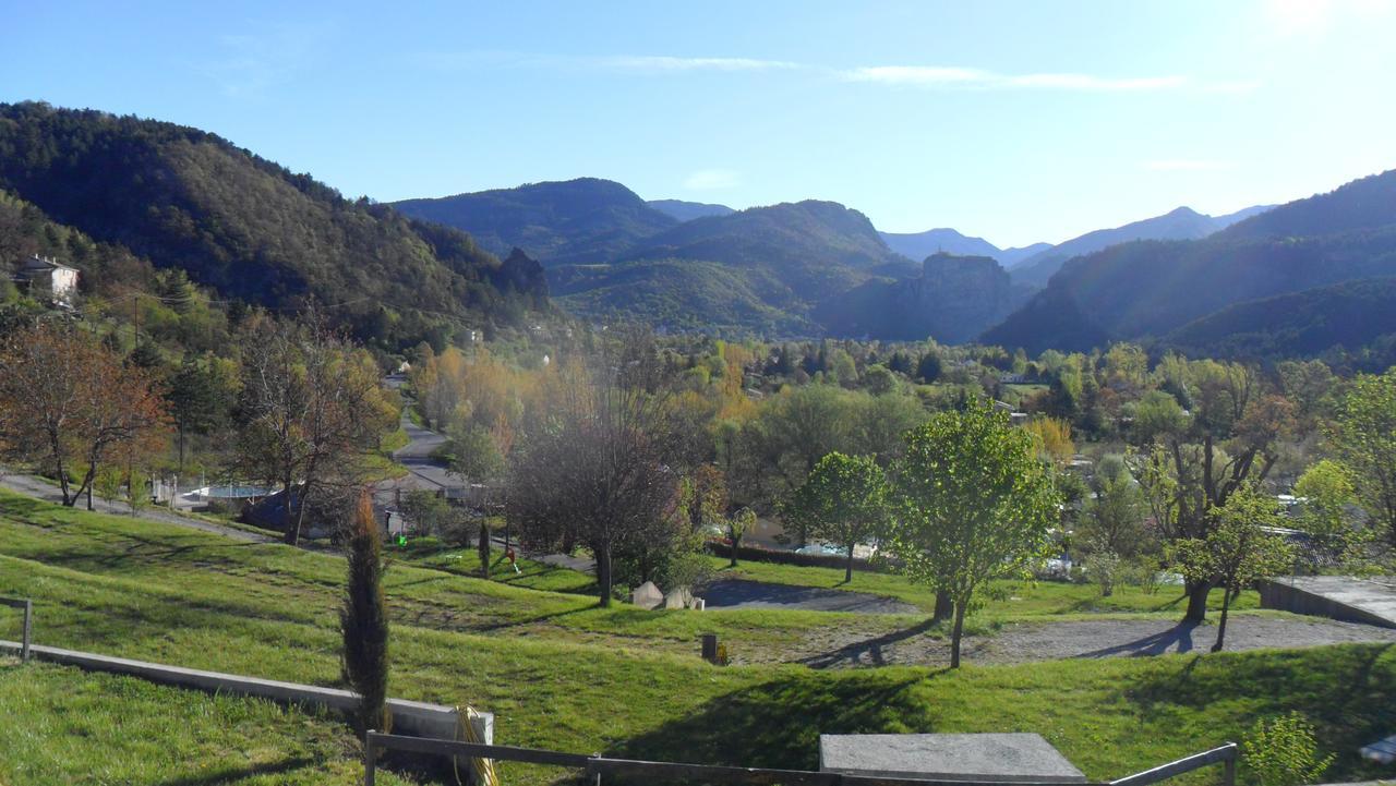 Residence De Plein Air Panoramique A La Porte Des Gorges Du Verdon Castellane Exterior photo