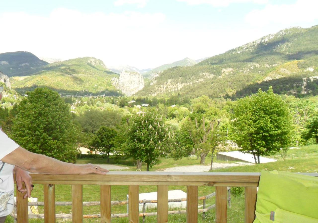 Residence De Plein Air Panoramique A La Porte Des Gorges Du Verdon Castellane Exterior photo